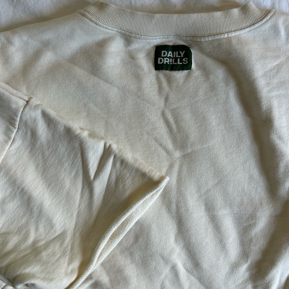 Daily Drills cropped sleeve crew in sand